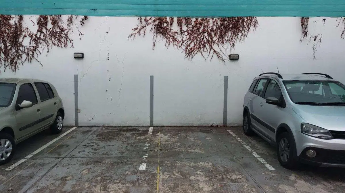 Depto 1 dormitorio con cochera alquiler La Plata 4