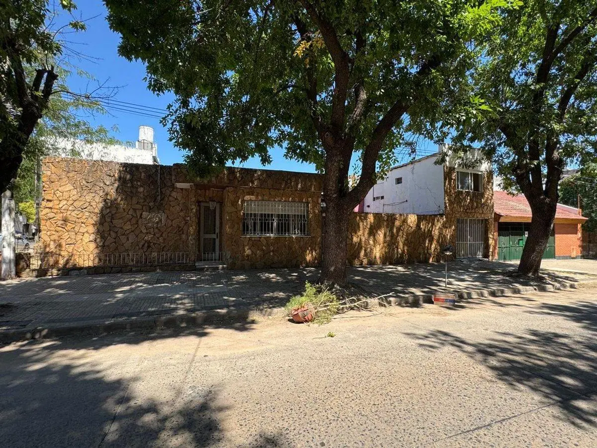 CASA EN VENTA LA PLATA 2