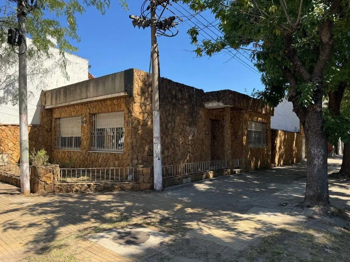 CASA EN VENTA LA PLATA 8