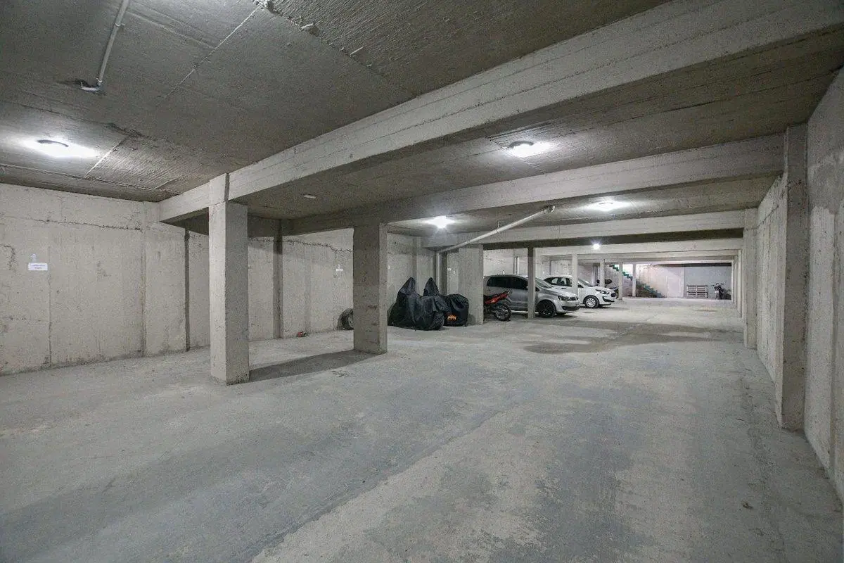 COCHERA CUBIERTA EN VENTA LA PLATA 5