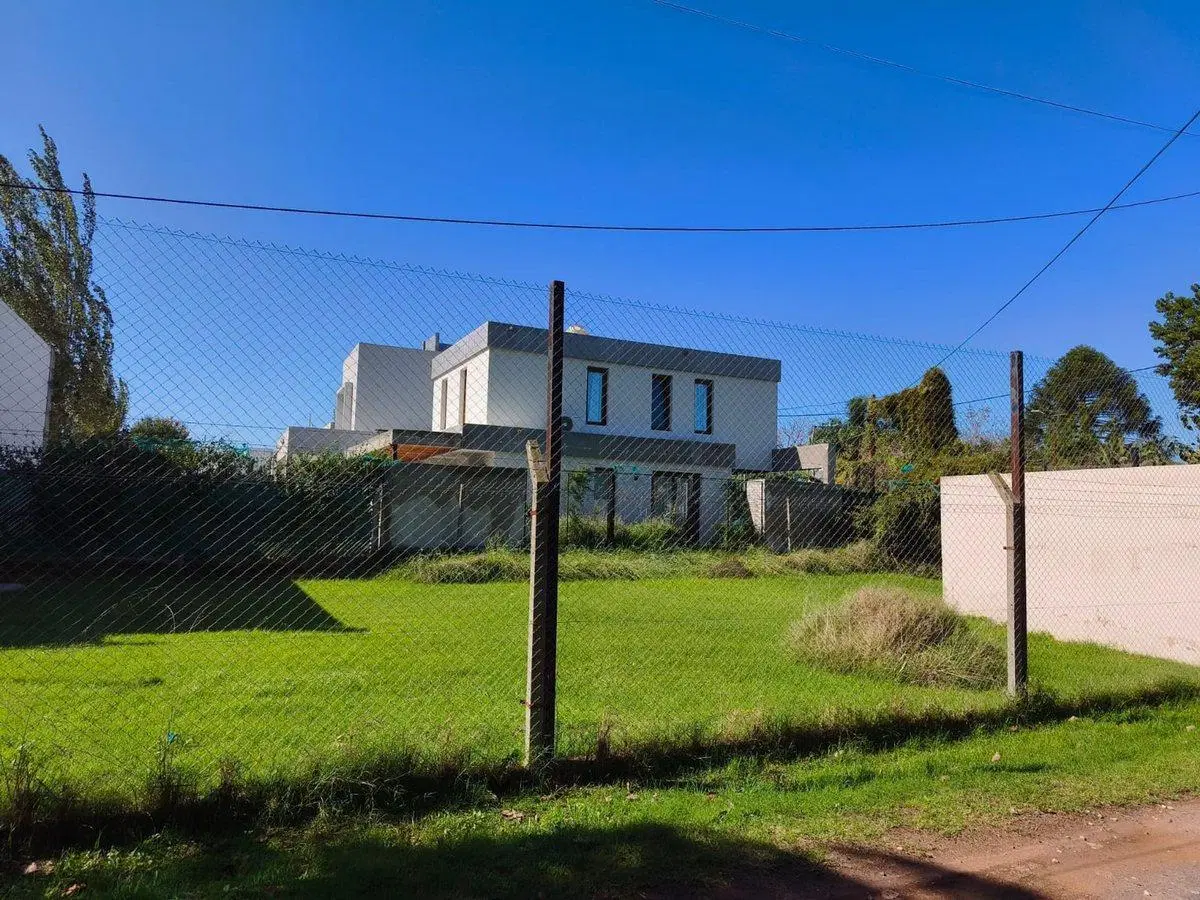 VENTA DE LOTE - BARRIO ROBLE BELL 6