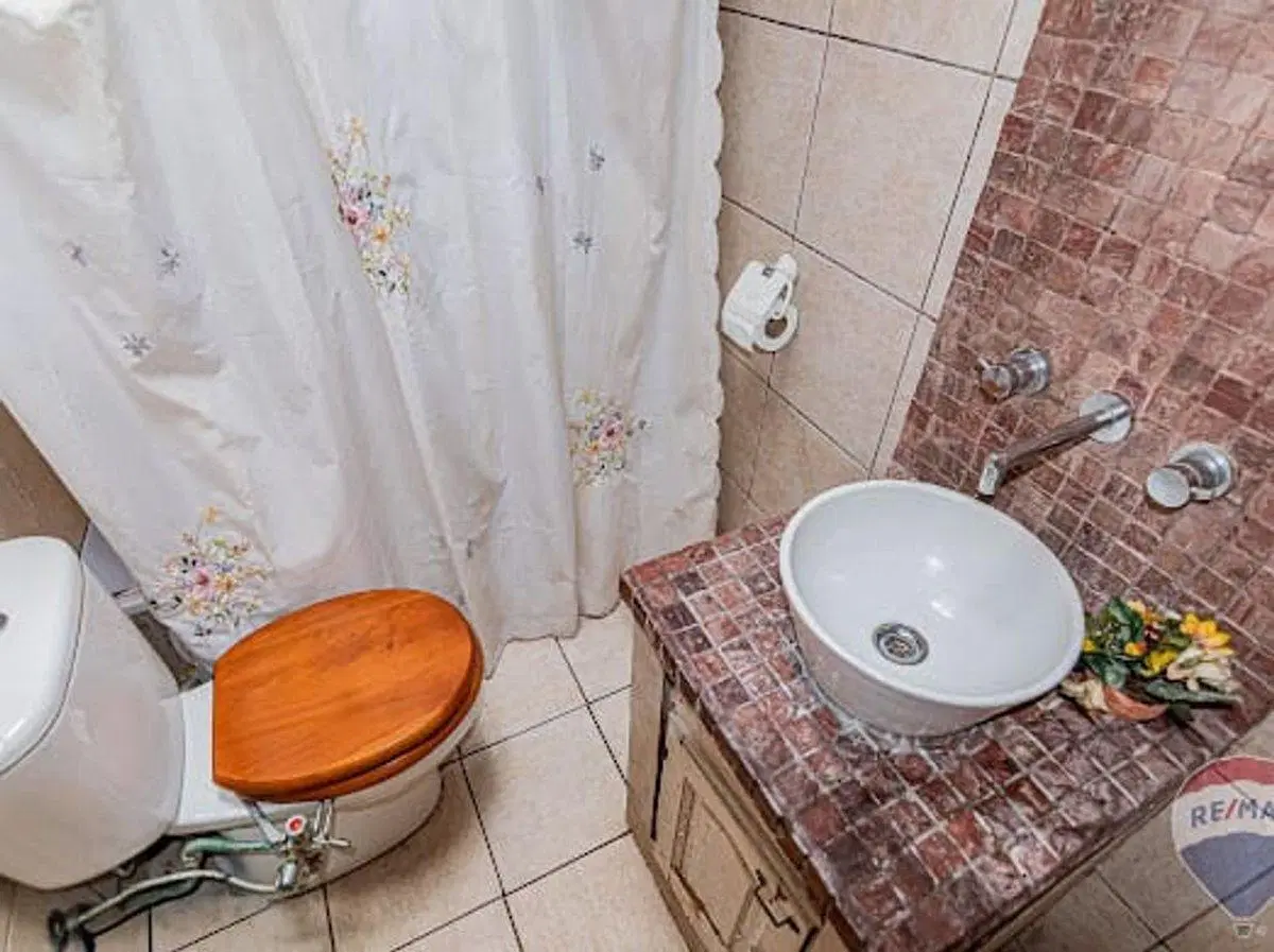 CASA + DEPARTAMENTO EN VENTA EN LA PLATA 5