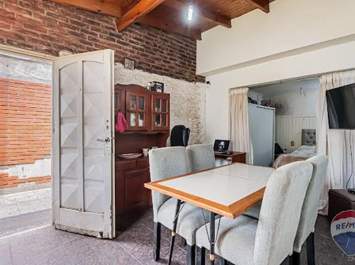 CASA + DEPARTAMENTO EN VENTA EN LA PLATA 4