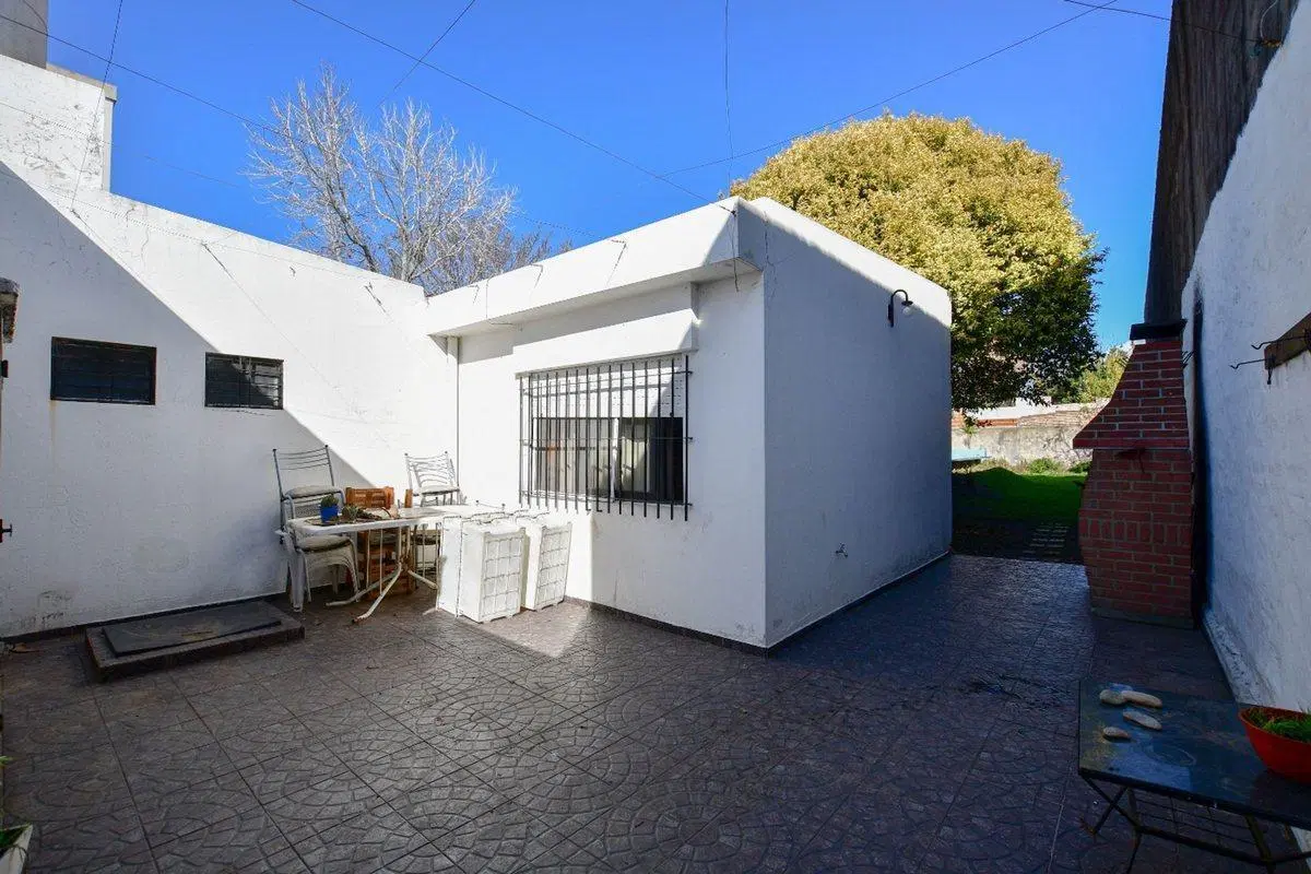 CASA EN VENTA LA PLATA 4