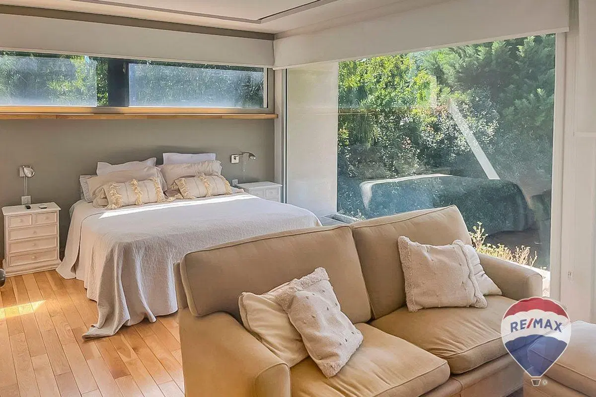 CASA EN VENTA EN MIRALAGOS 5