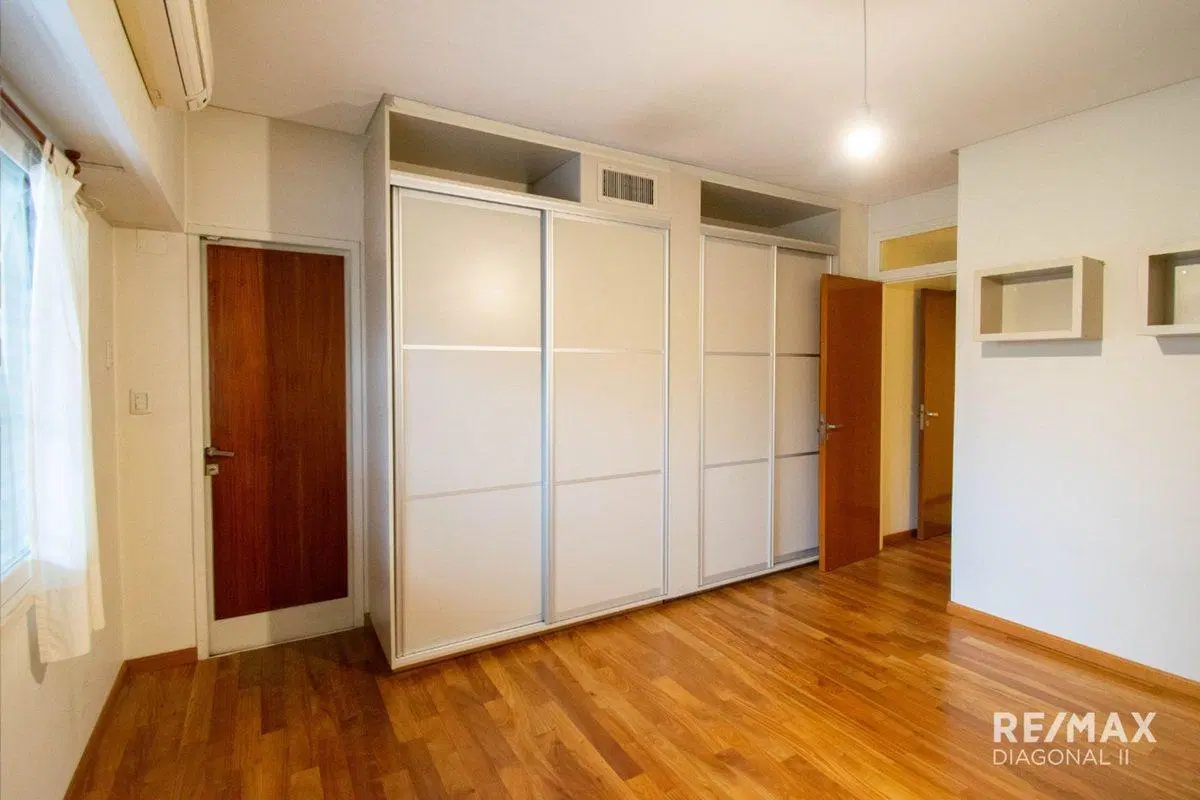 Casas en Venta en La Plata 8