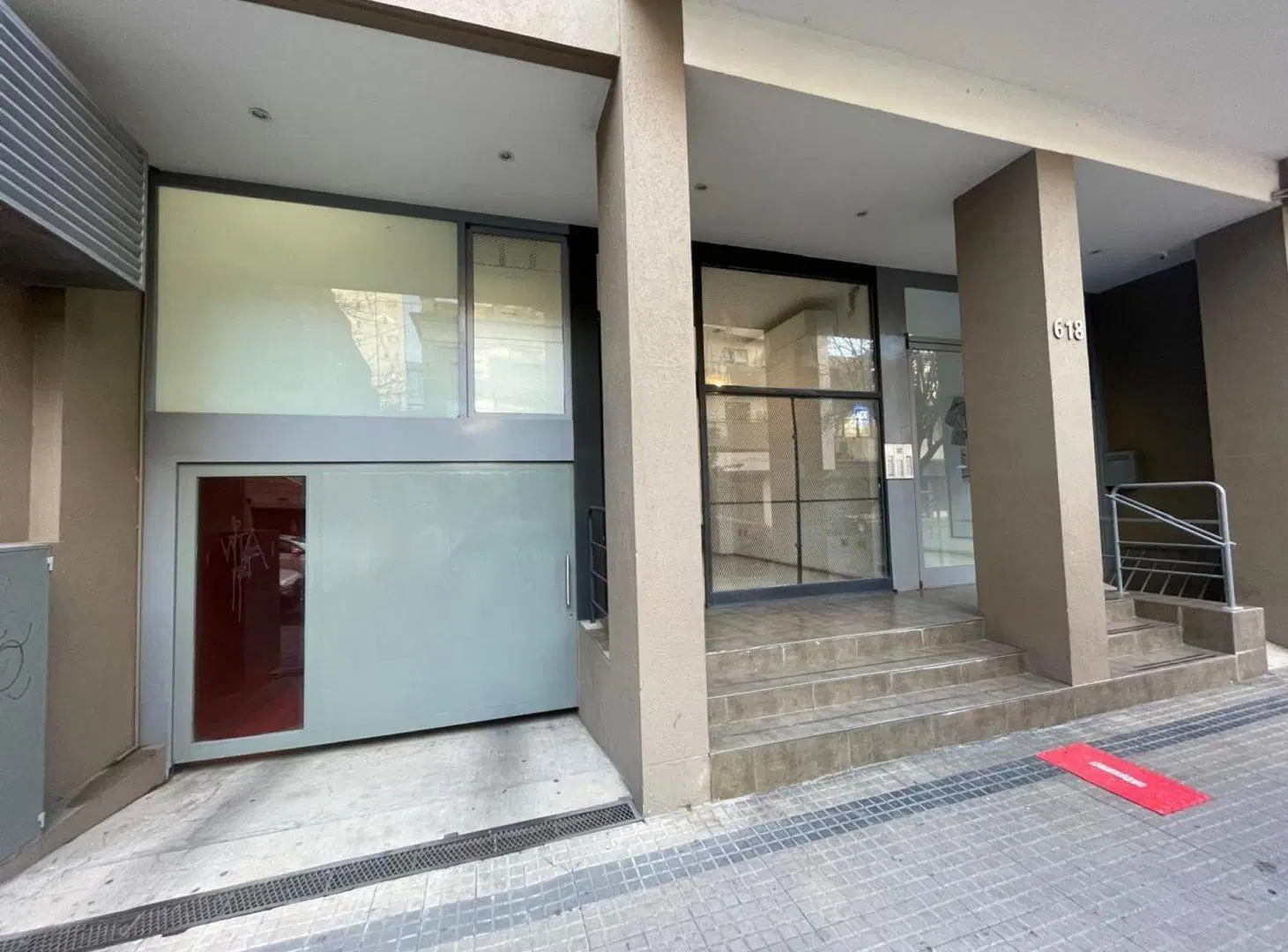Local en venta en La Plata 2