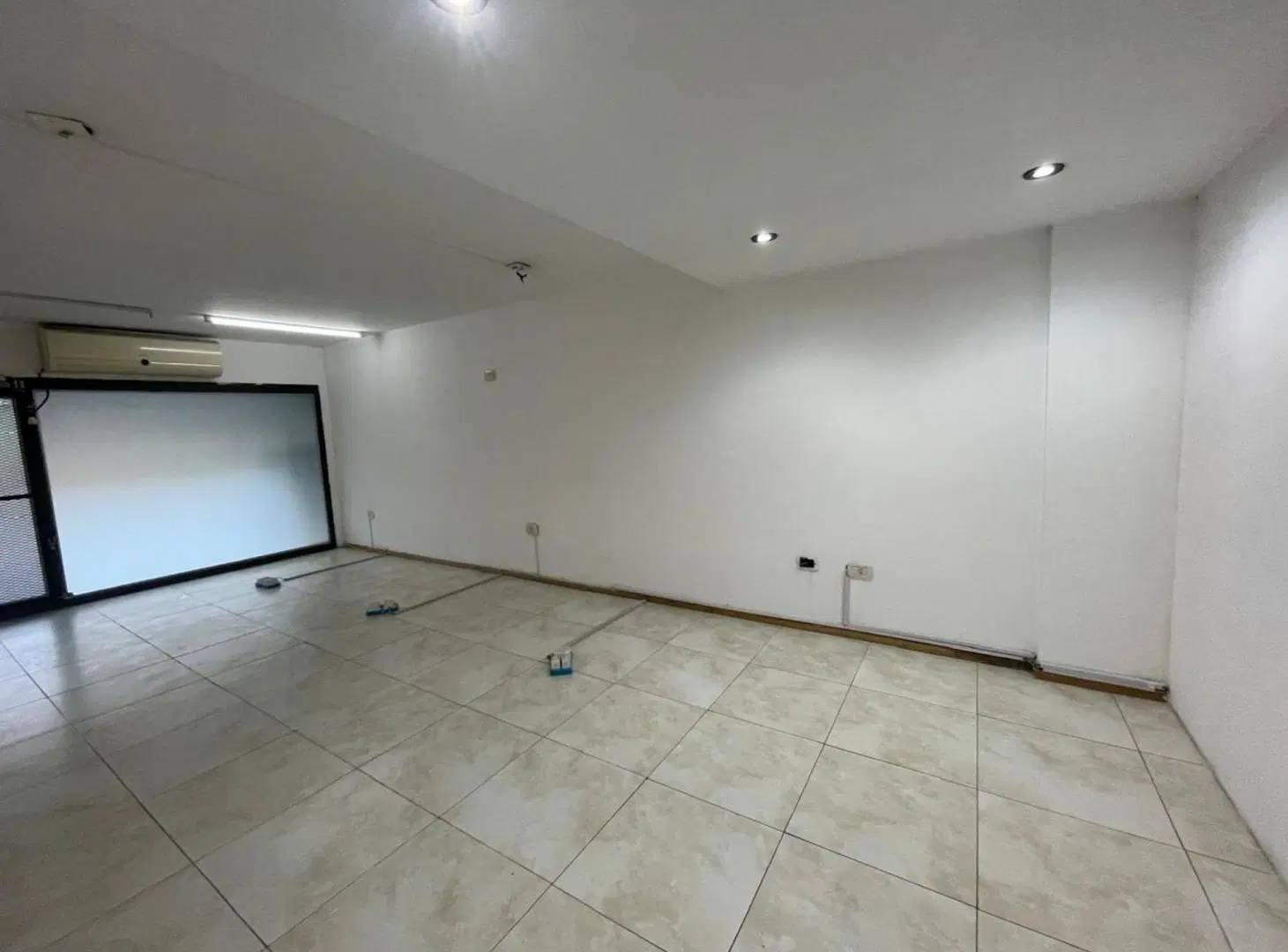 Local en venta en La Plata 3