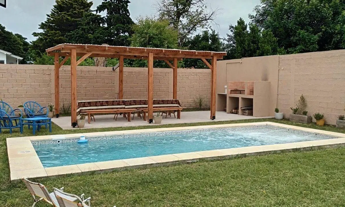 Casa quinta con pileta en La Plata 2