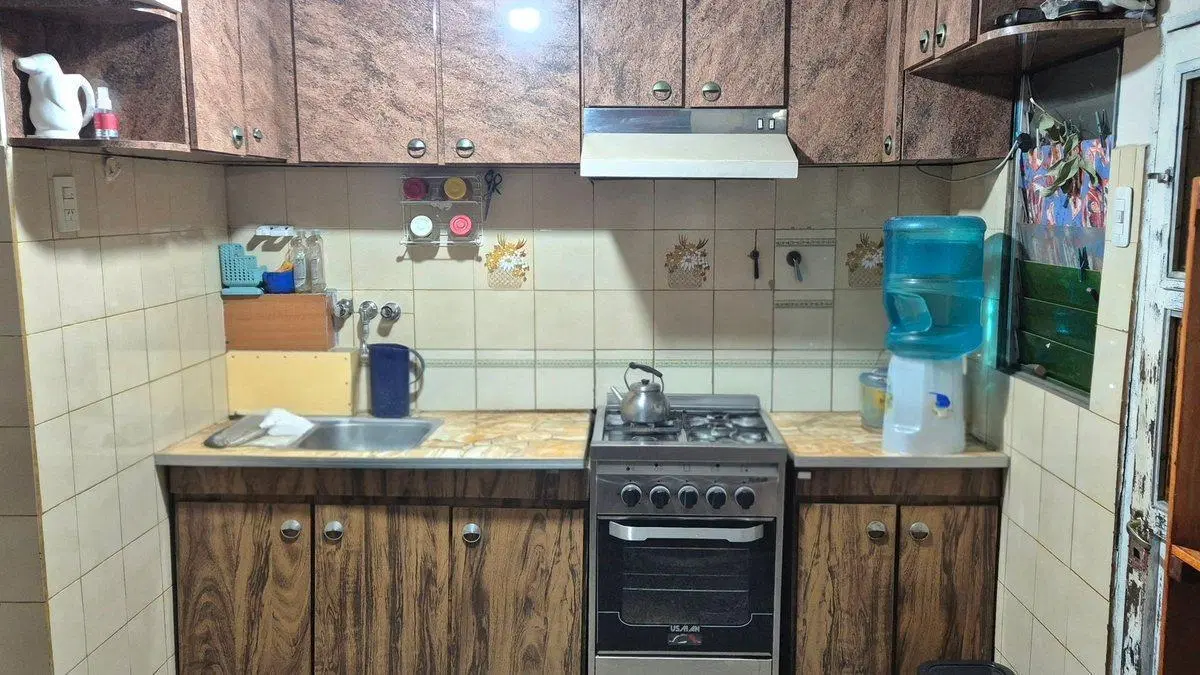 CASA 4 ambientes EN VENTA - Fcio. Varela 3
