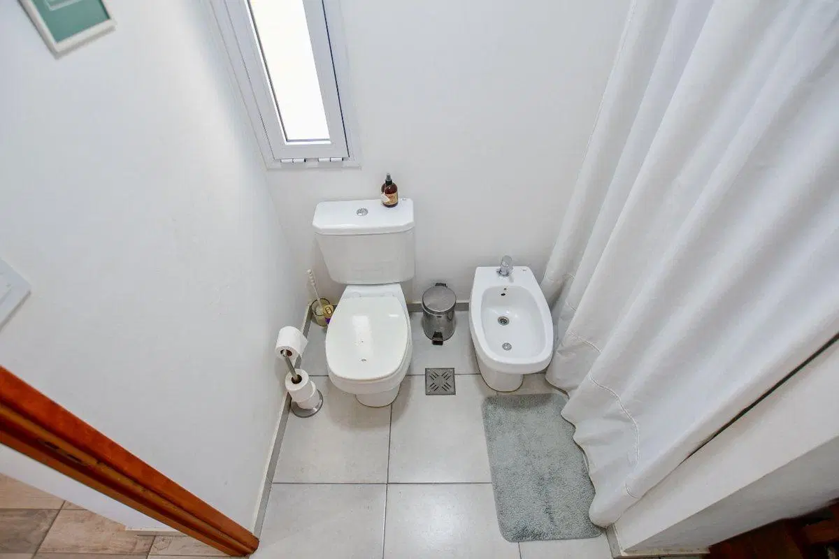 CASA EN VENTA GONNET 8
