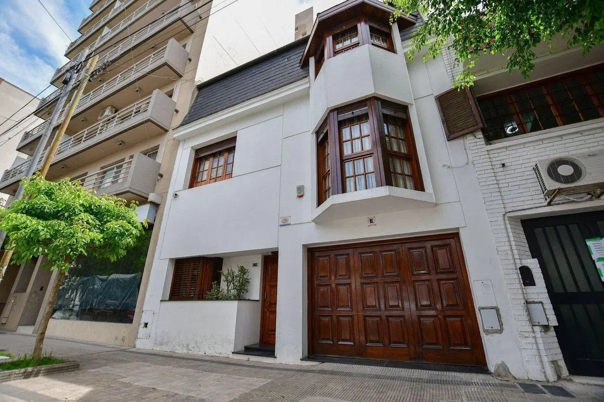 CASA EN VENTA LA PLATA 2