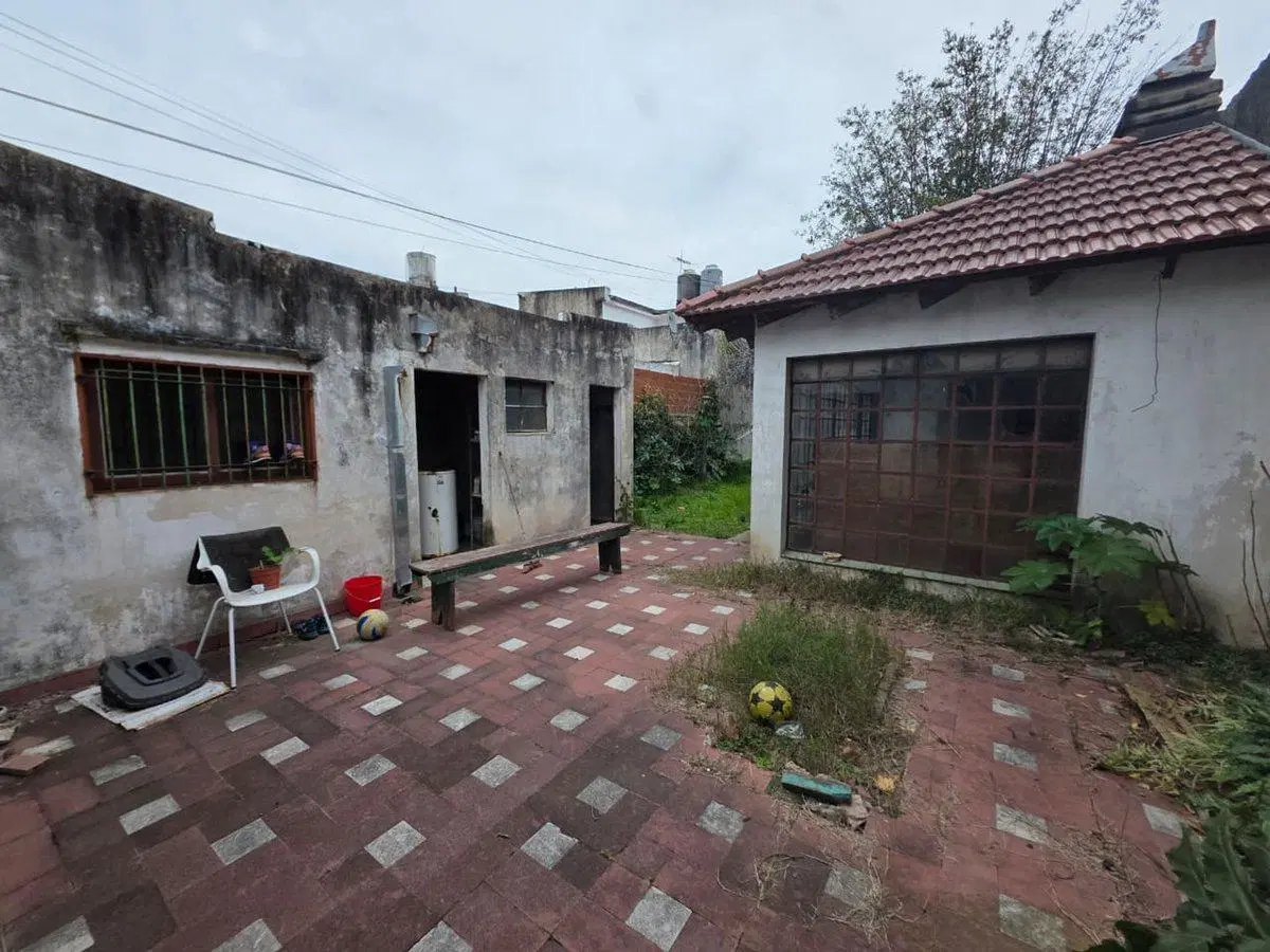 CASA EN VENTA EN LA PLATA REFACCIONAR 8