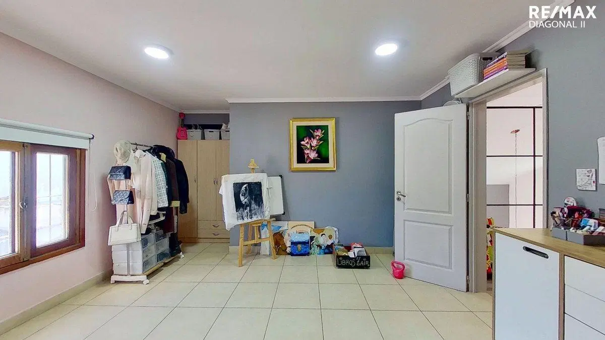 Casa en Venta con local Quilmes 8