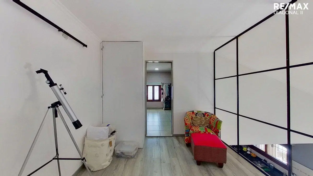 Casa en Venta con local Quilmes 2