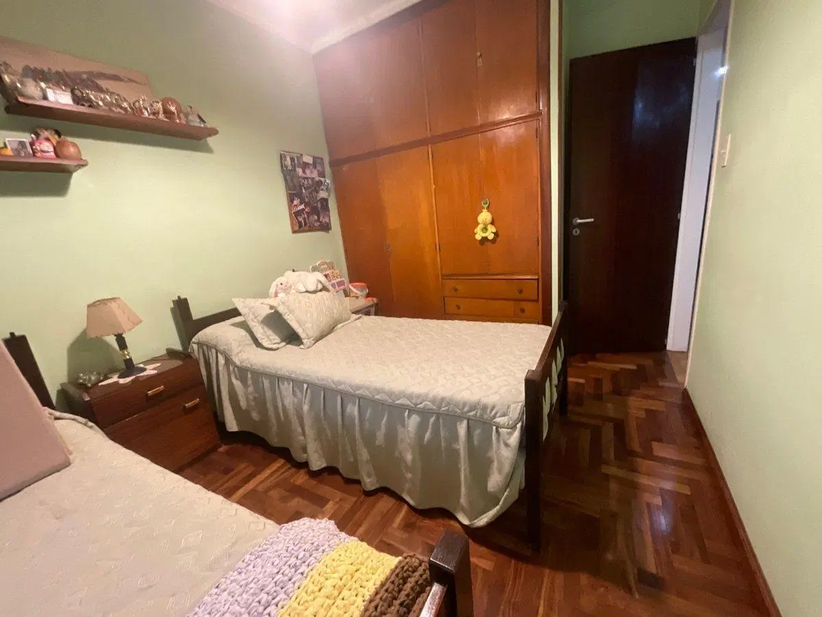 CASA EN VENTA QUILMES 4