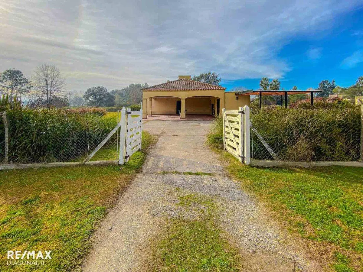 Casa en Venta en Villa Elisa 3