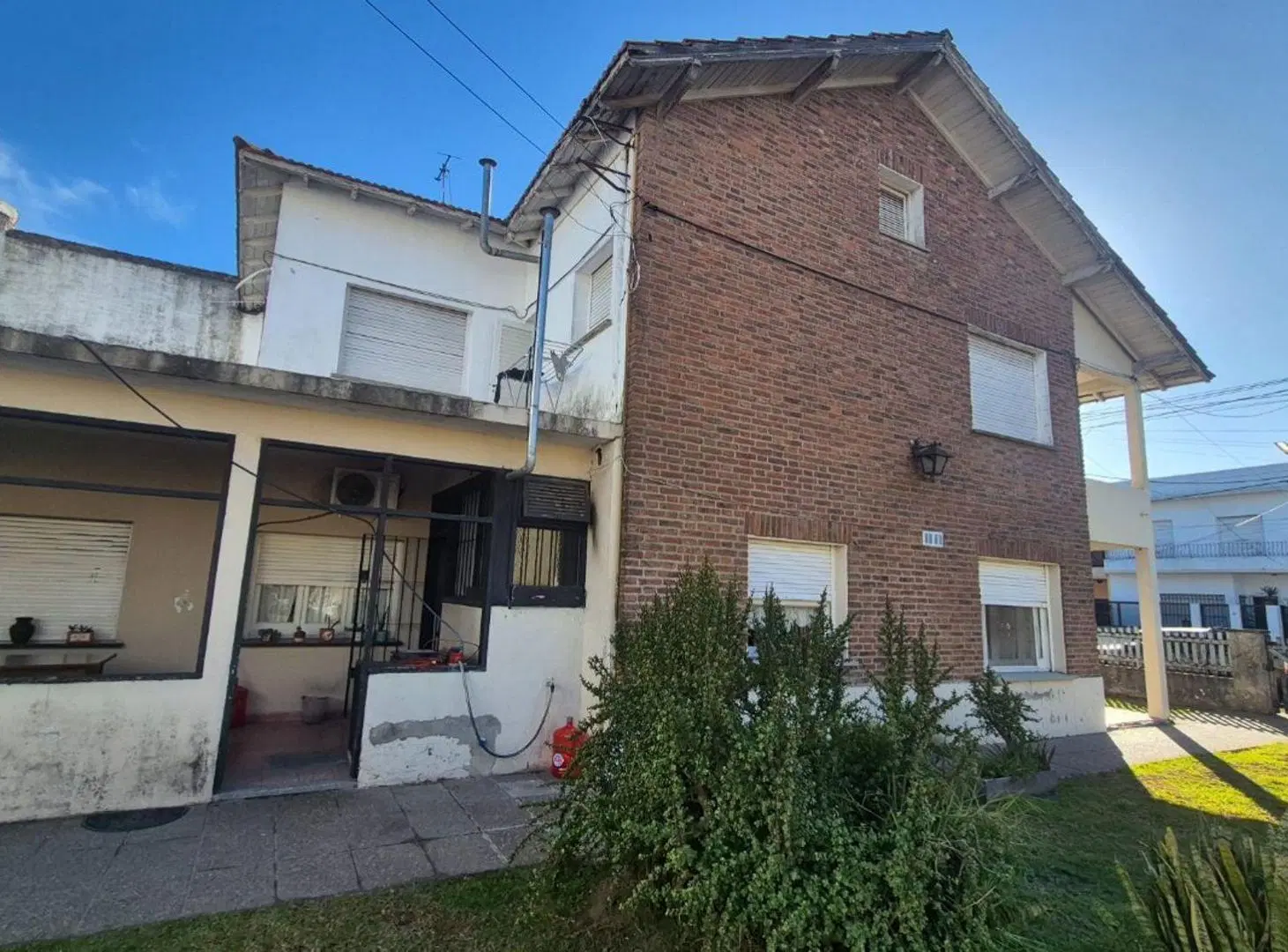 CASA EN VENTA FLORENCIO VARELA 4