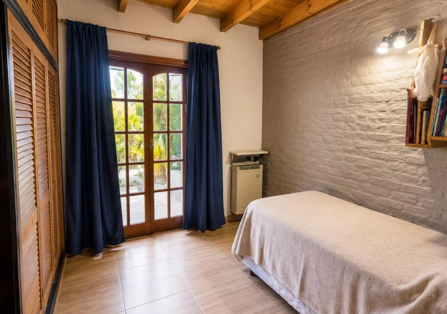 CASA VENTA QUILMES CENTRO 6 AMBIENTES COCHERA 2