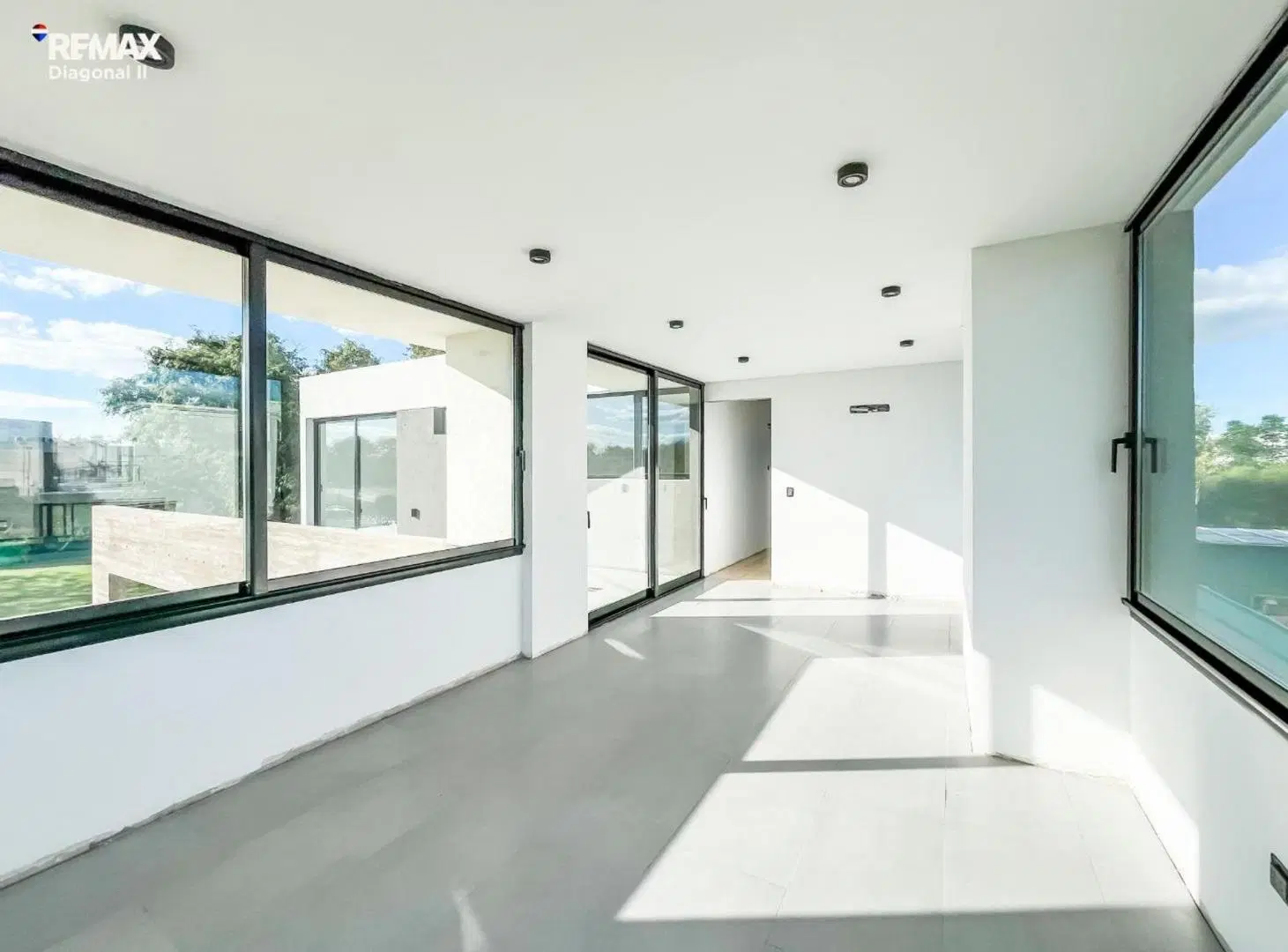 CASA EN VENTA, GREENVILLE, 5 DORM. HUDSON. CENTRAL 5