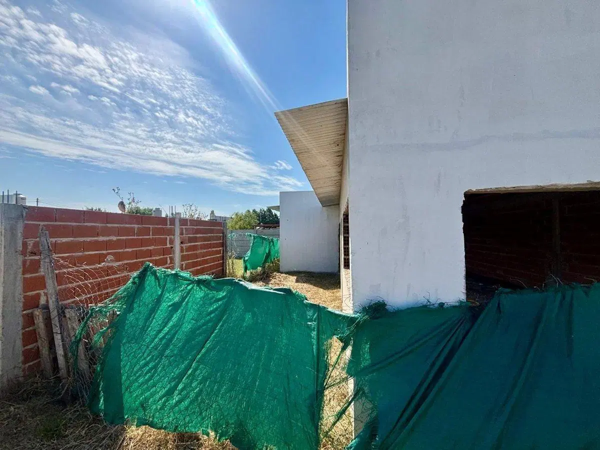 Venta lote con construccion La Plata 5