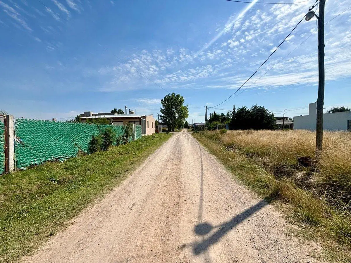 Venta lote con construccion La Plata 4