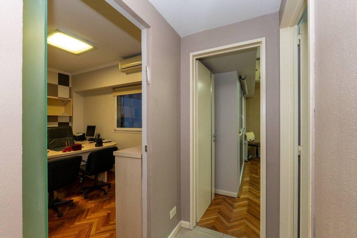 Foto de OFICINA EN VENTA EN TRIBUNALES, imagen 3