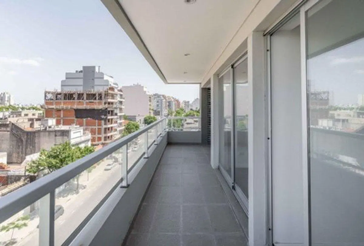 Venta departamento 3 amb. balcón en Pque Patricios 5