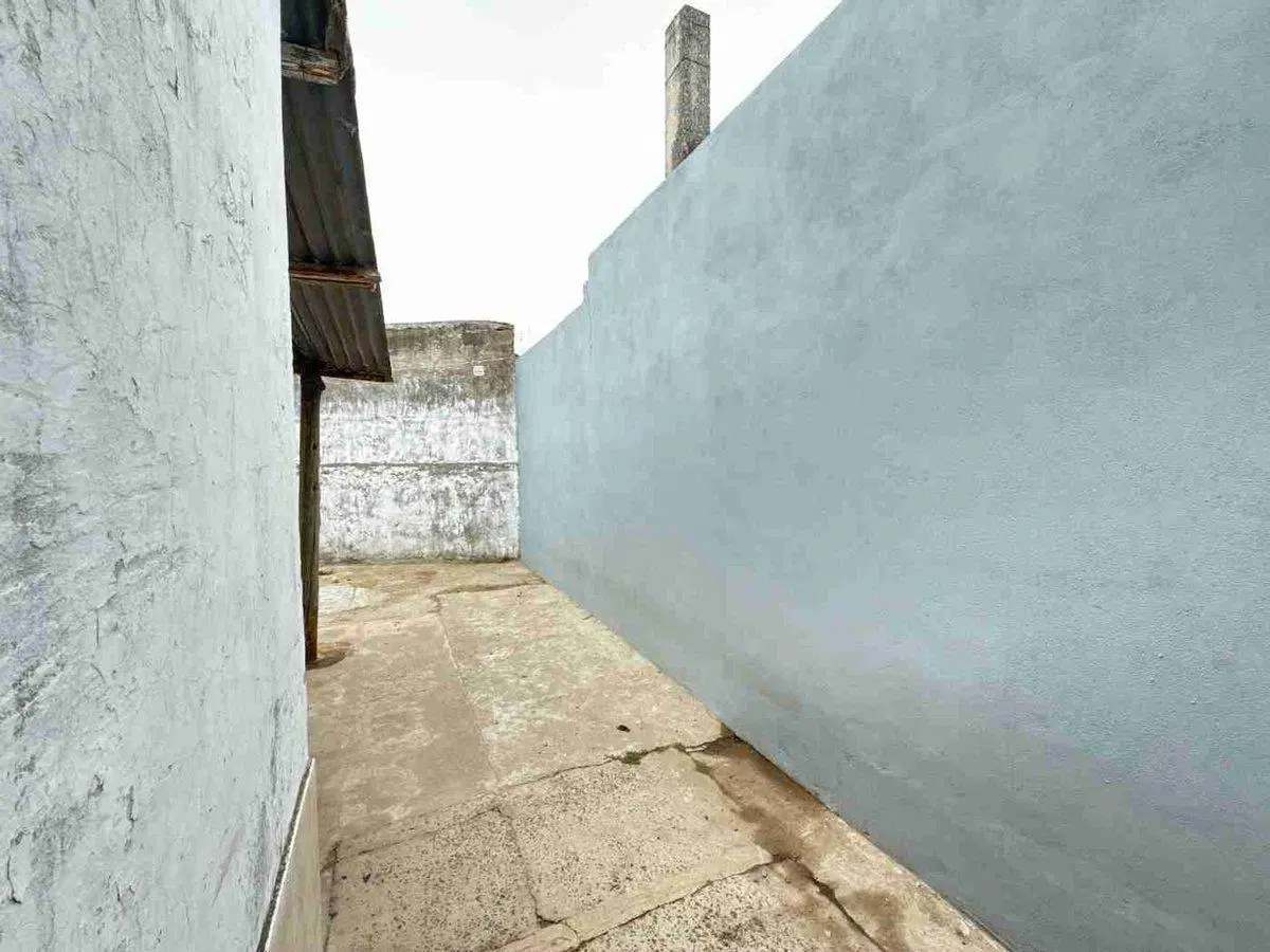 CASA EN VENTA BERAZATEGUI 2 dormitorios con pati 2