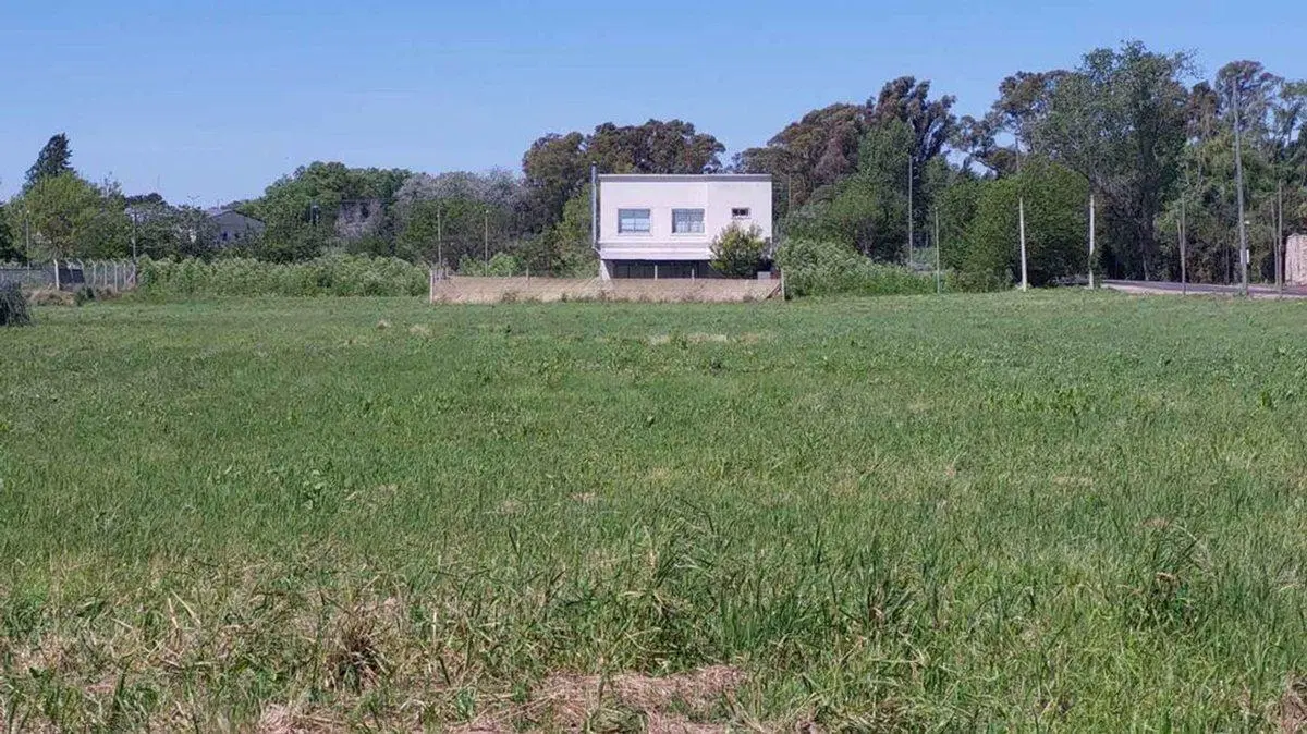 TERRENO EN VENTA EN LA PLATA GORINA 8