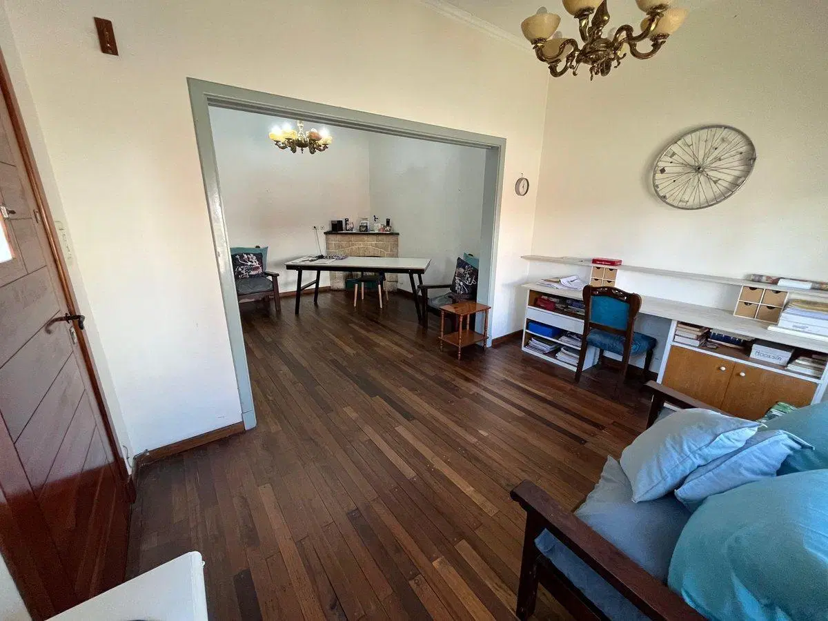 CASA EN VENTA QUILMES 4