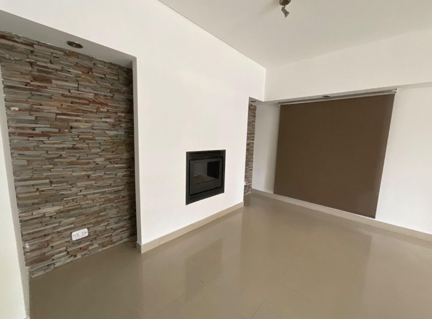 Foto de CASA EN VENTA EN VILLAGE DEL PARQUE, imagen 1