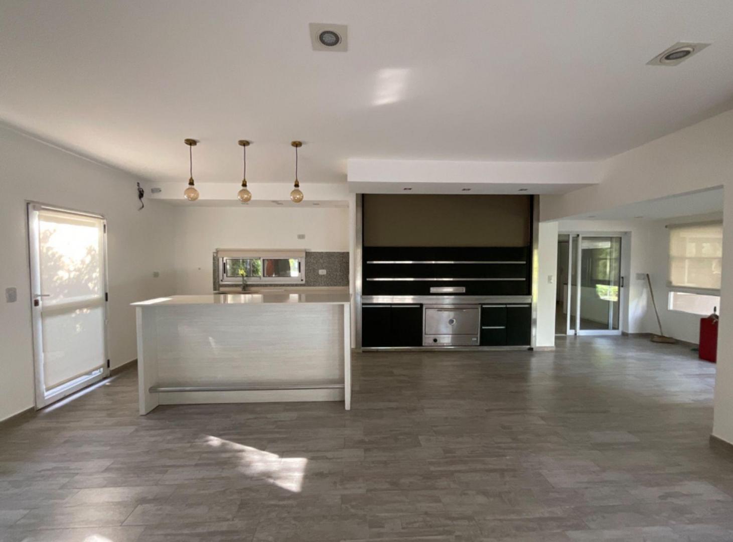 Foto de CASA EN VENTA EN VILLAGE DEL PARQUE, imagen 2