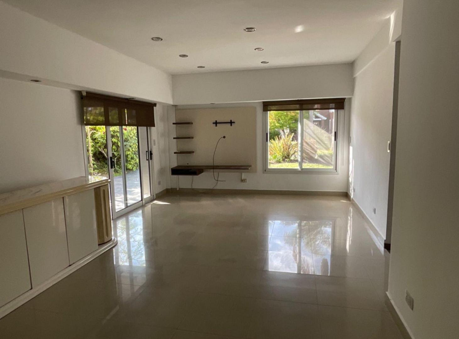 Foto de CASA EN VENTA EN VILLAGE DEL PARQUE, imagen 5