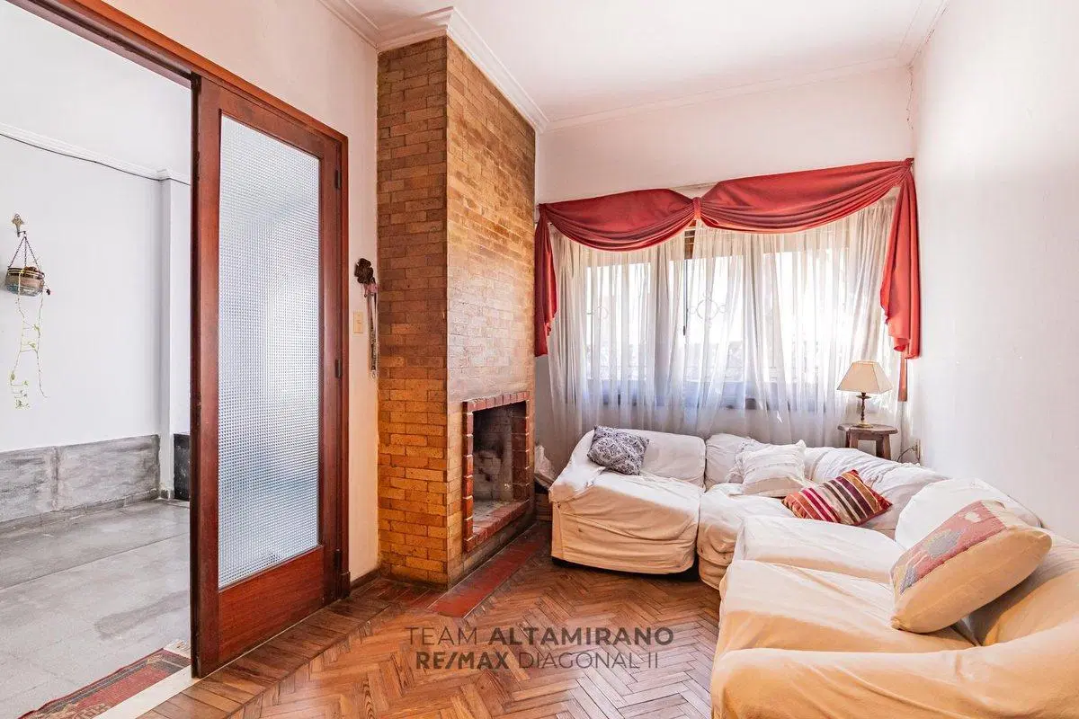 CASA EN VENTA EN LA PLATA, 4 dormitorios, 4 y 62 3