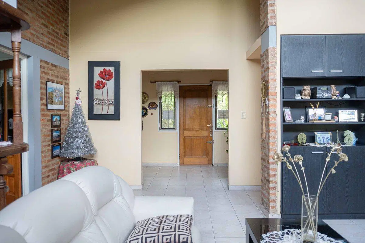CASA EN VENTA EN CITY BELL 5