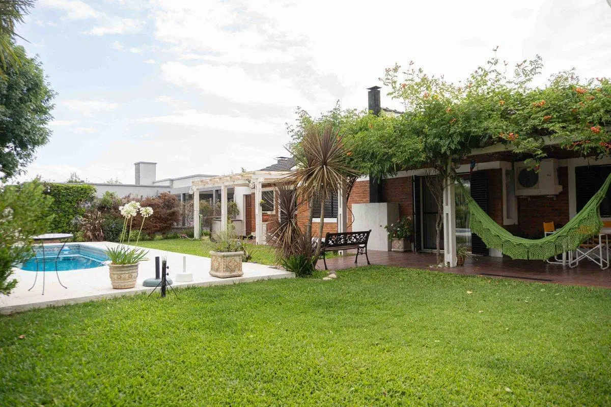 CASA EN VENTA EN CITY BELL 2