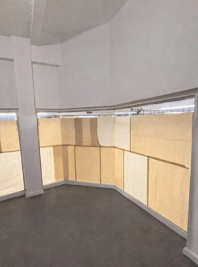 VENTA LOCAL COMERCIAL GALERÍA LA FRANCESA QUILMES 4