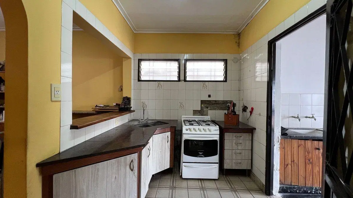 CASAS EN VENTA LA PLATA LOS HORNOS 8