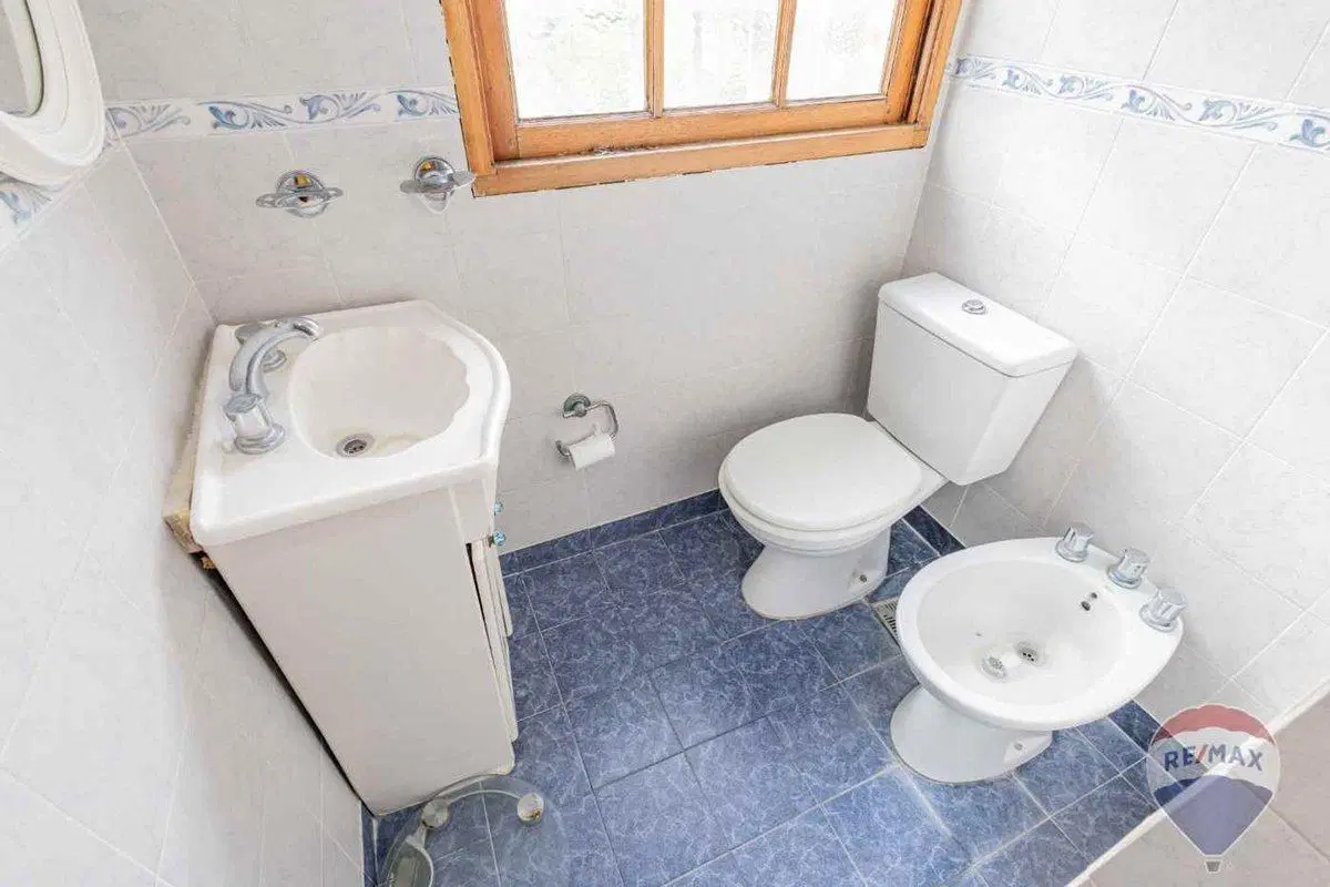 CASA EN VENTA GONNET 5