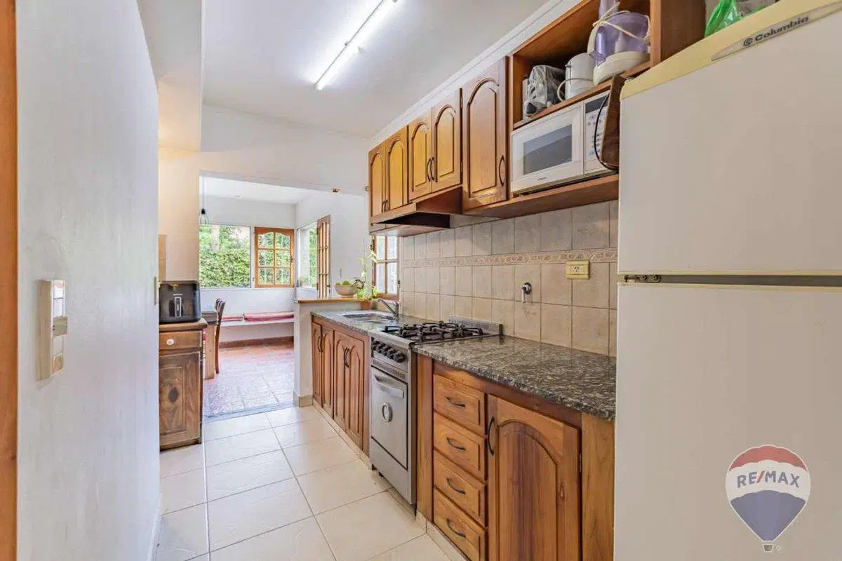 CASA EN VENTA GONNET 3