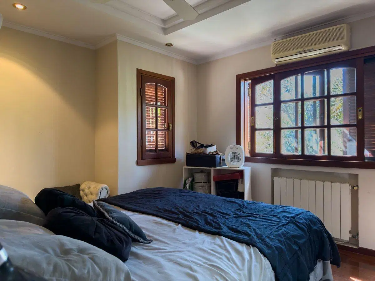 CASA EN VENTA EN GONNET 8