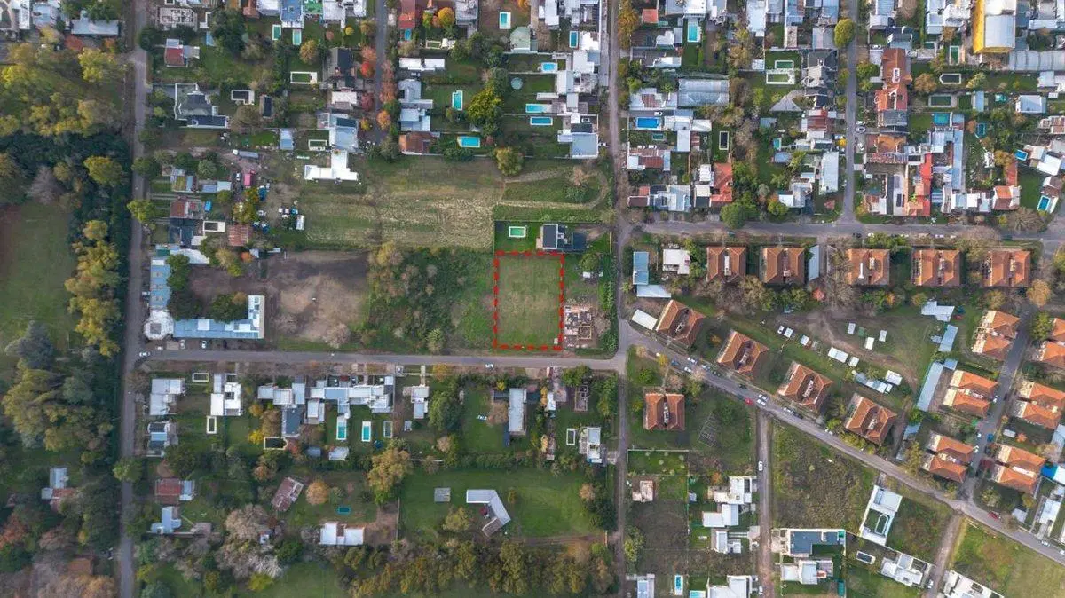 TERRENO EN VENTA EN GONNET 4