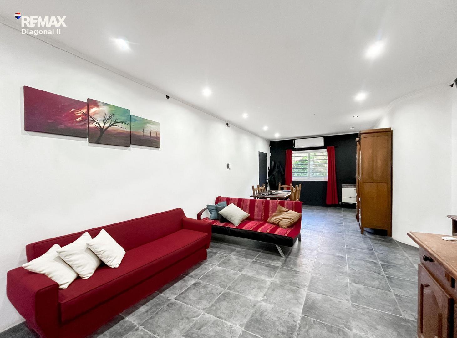 Foto de CASA EN VENTA 4 DORM. LOTE 1870 M2 LA PLATA, imagen 3