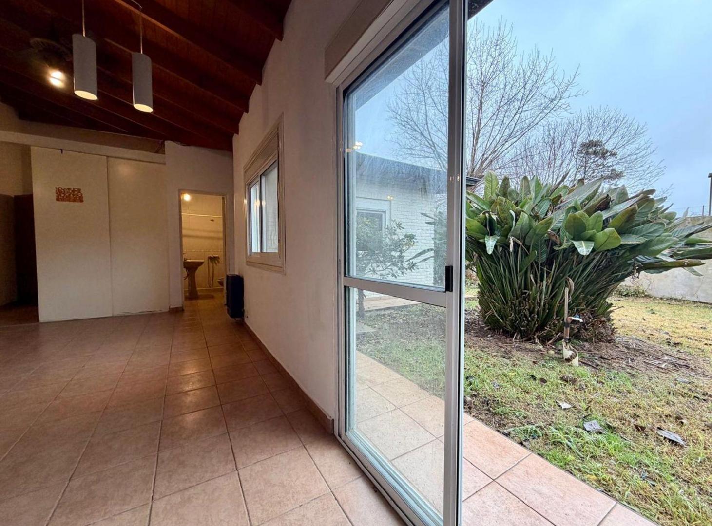 Foto de Venta casa jardin y pileta, imagen 2