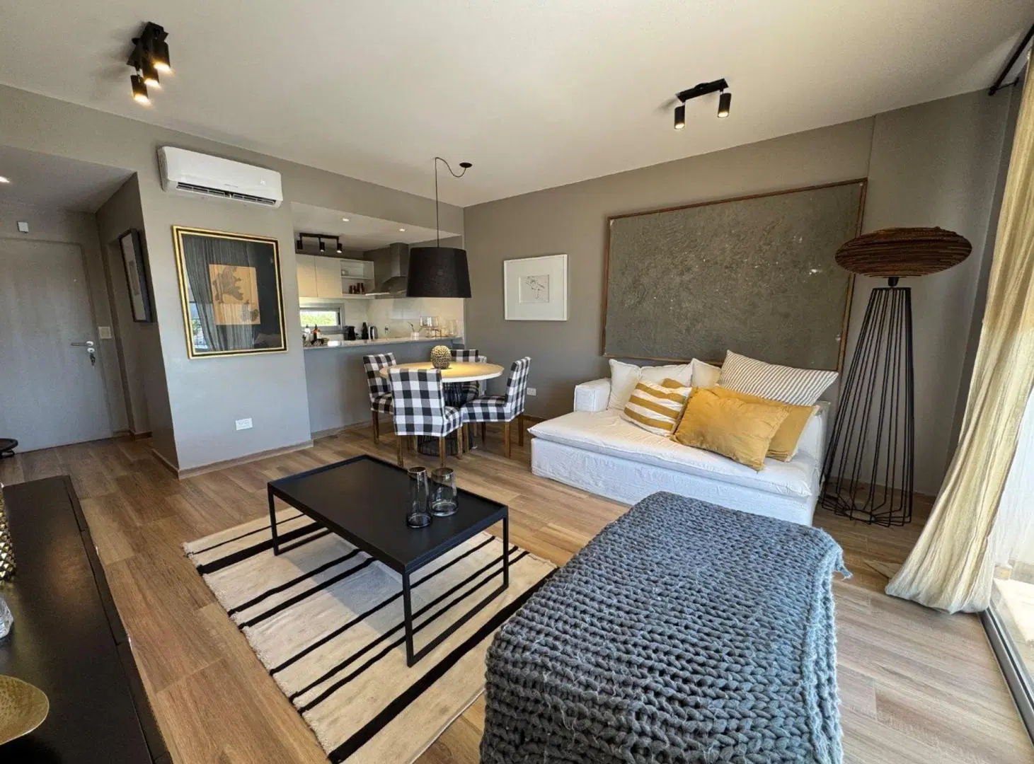VENTA Duplex PISO 8 cochera terraza y parrilla 3