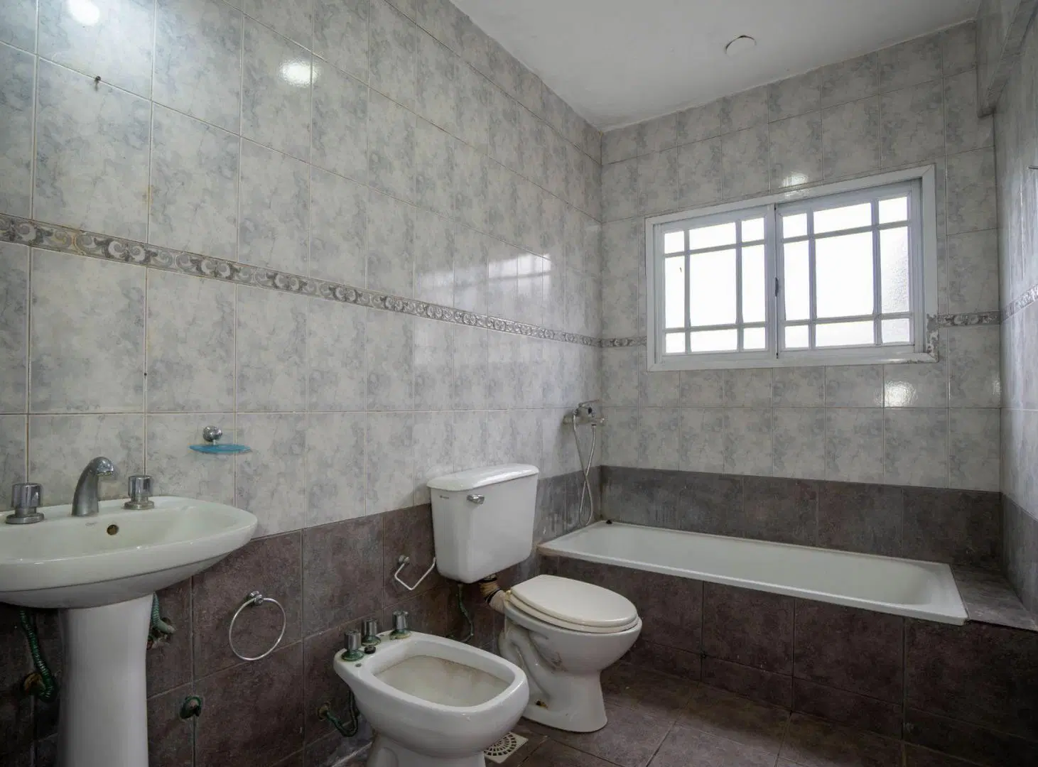 CASA EN GONNET EN ALQUILER 5