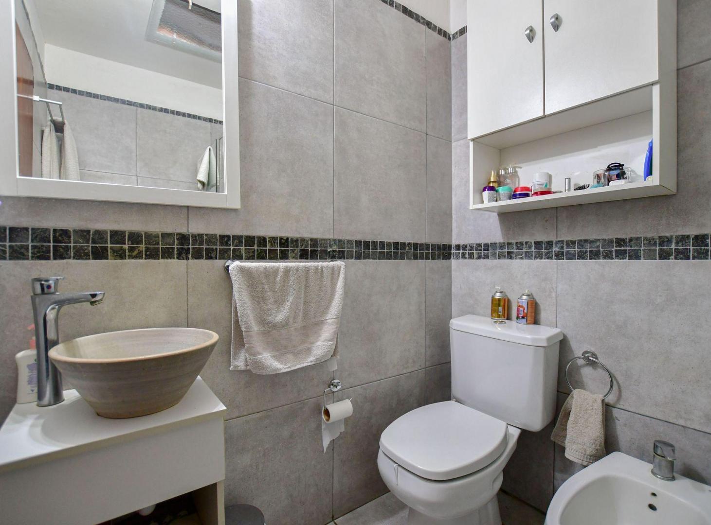 Foto de CASA EN VENTA EN LA PLATA, imagen 2