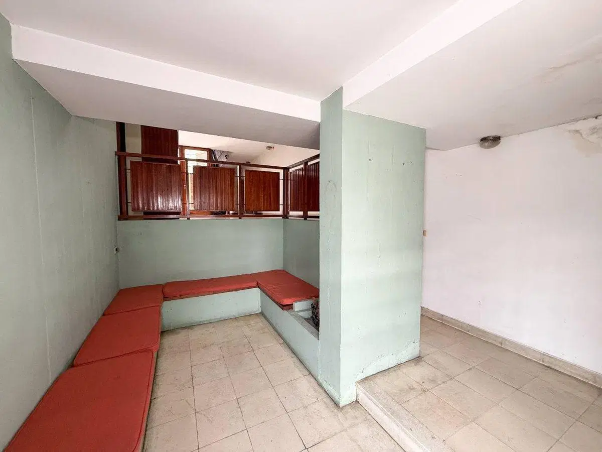 CASA 4 DOMITORIOS VENTA LA PLATA PARQUE Y PILETA 3