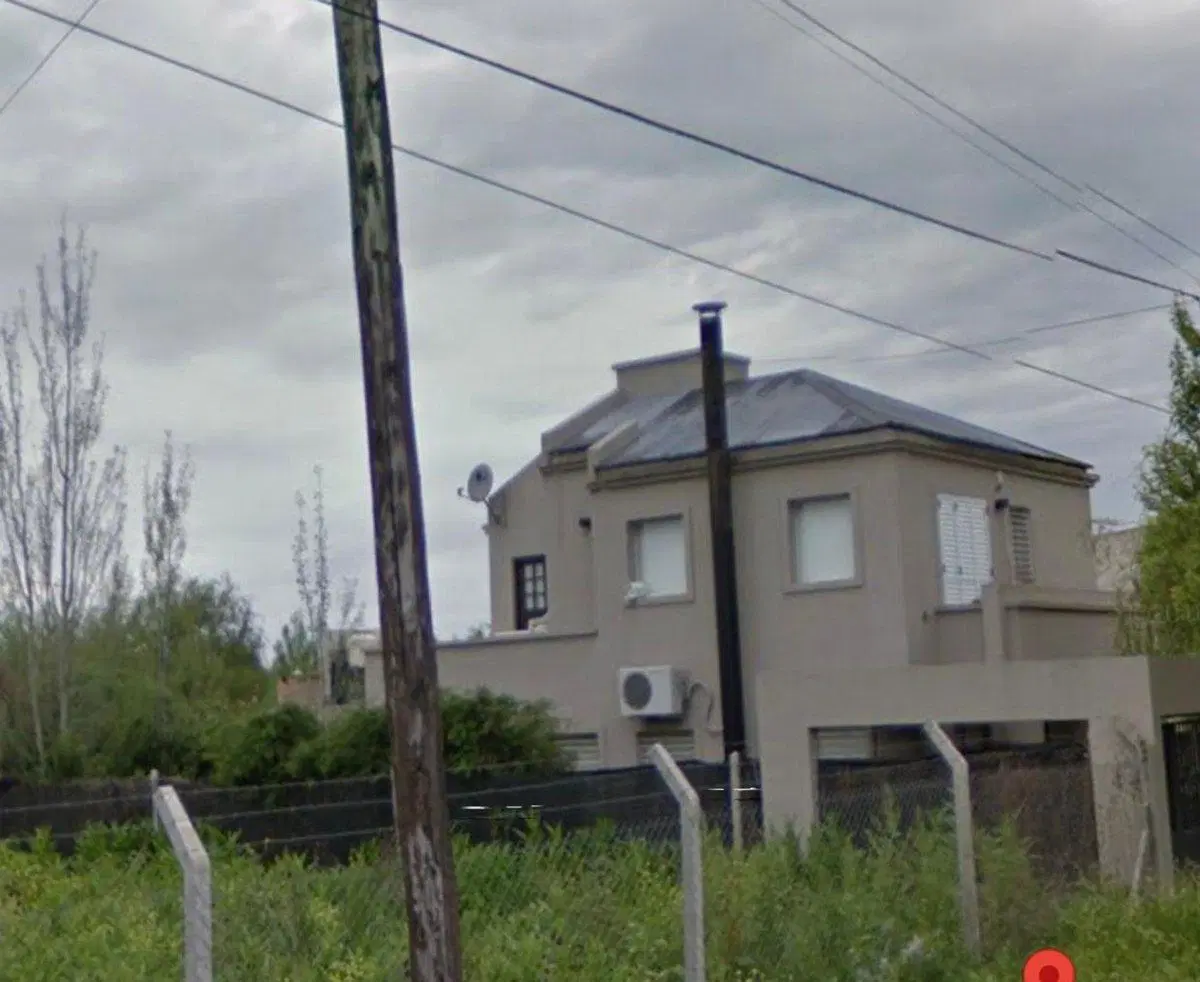 CASA EN VENTA EN GONNET 4